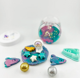 Little ones will be delighted to play with our adorable galaxy themed sensory jars. There are so many benefits to sensory play.